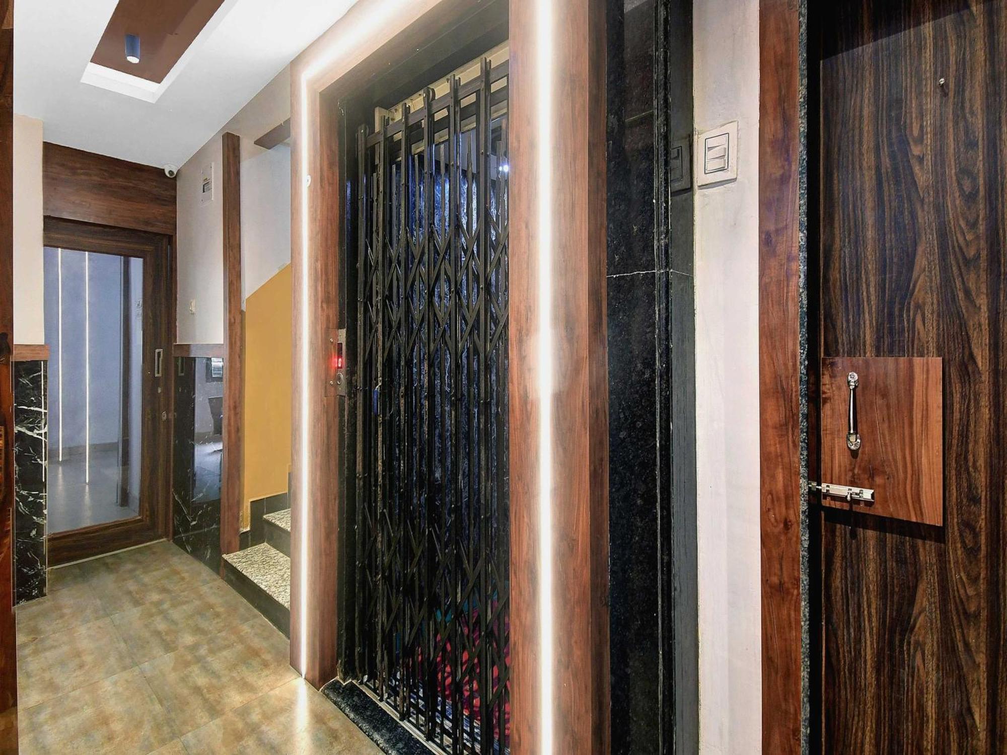 Hotel O Grand Lazeez Hāora Екстериор снимка
